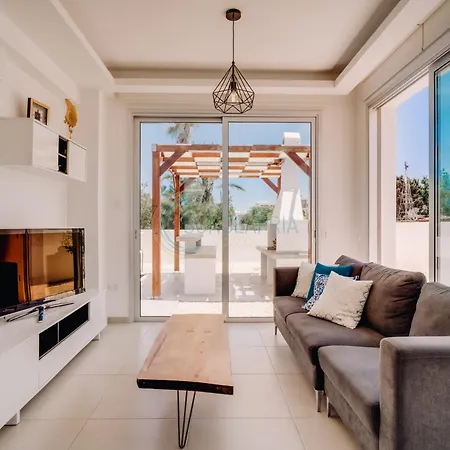Alasia 16 - Modern Smart In Tranquil Serenity Villa Paralimni
