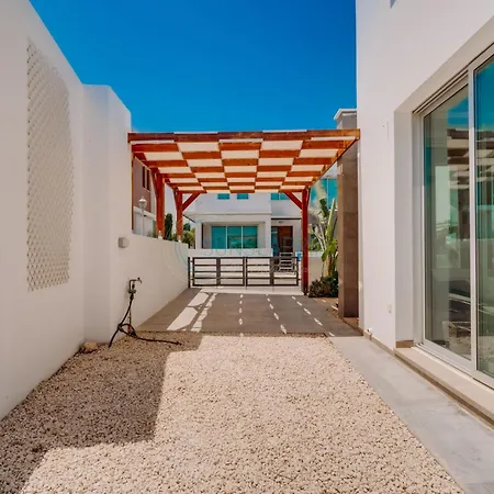 Alasia 16 - Modern Smart In Tranquil Serenity Paralimni