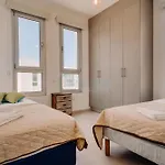 Alasia 16 - Modern Smart In Tranquil Serenity