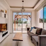 Villa Alasia 16 - Modern Smart In Tranquil Serenity *
