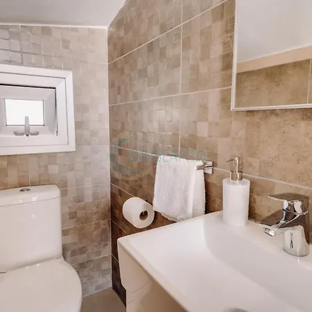 Villa Alasia 16 - Modern Smart In Tranquil Serenity *