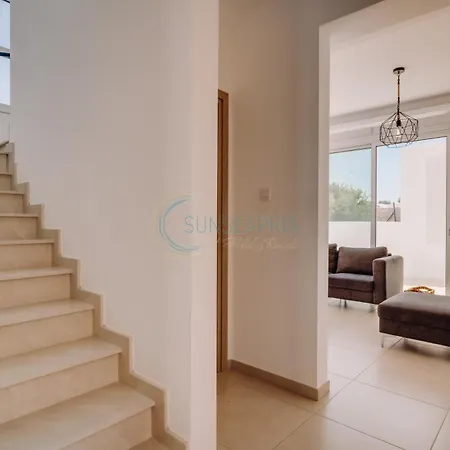 Alasia 16 - Modern Smart In Tranquil Serenity