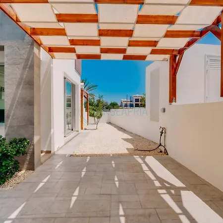 Alasia 16 - Modern Smart In Tranquil Serenity וילה *