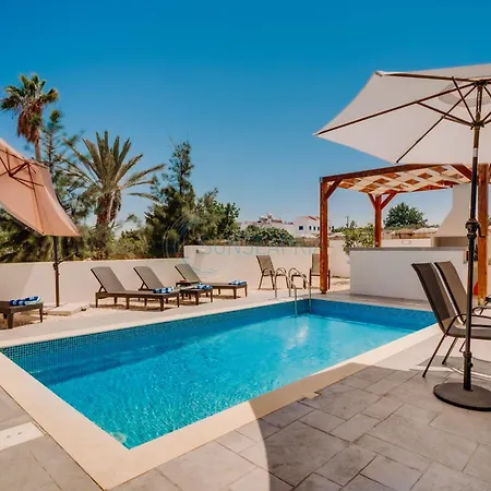 Villa Alasia 16 - Modern Smart In Tranquil Serenity Paralimni