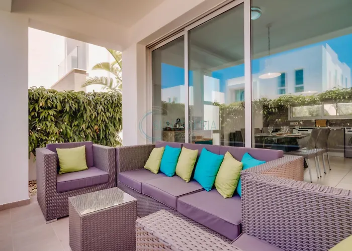 Alasia 16 - Modern Smart In Tranquil Serenity