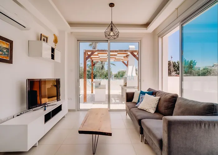 Alasia 16 - Modern Smart In Tranquil Serenity Villa Paralimni