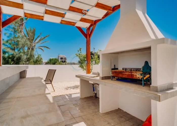 Villa Alasia 16 - Modern Smart In Tranquil Serenity